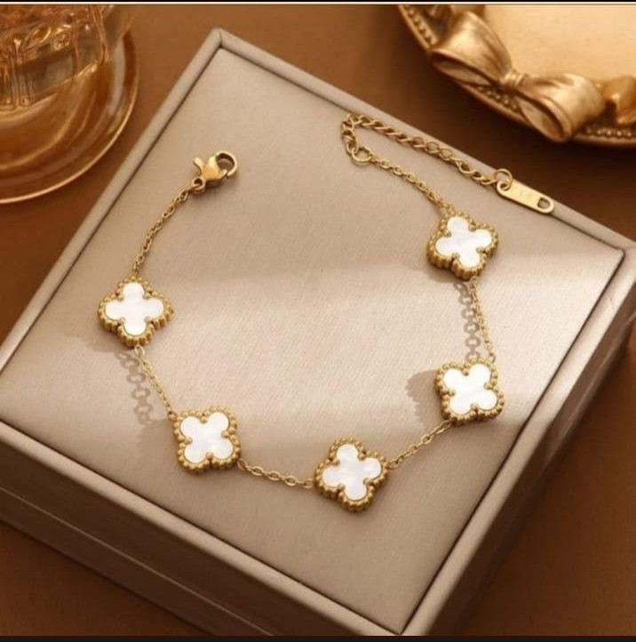 White Clover Chain Bracelet