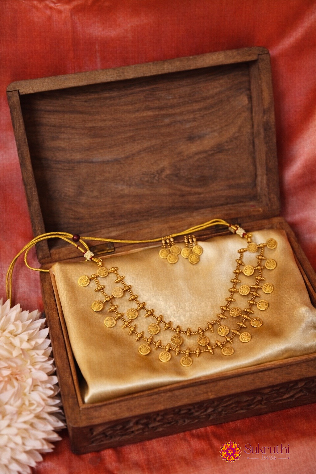 DOUBLE LAYERED COIN NECKLACE