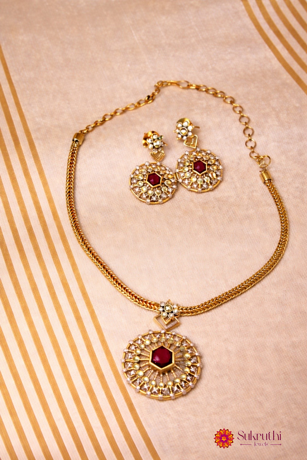 AD WHITE & RED PREMIUM PENDANT NECKLACE WITH EARRINGS