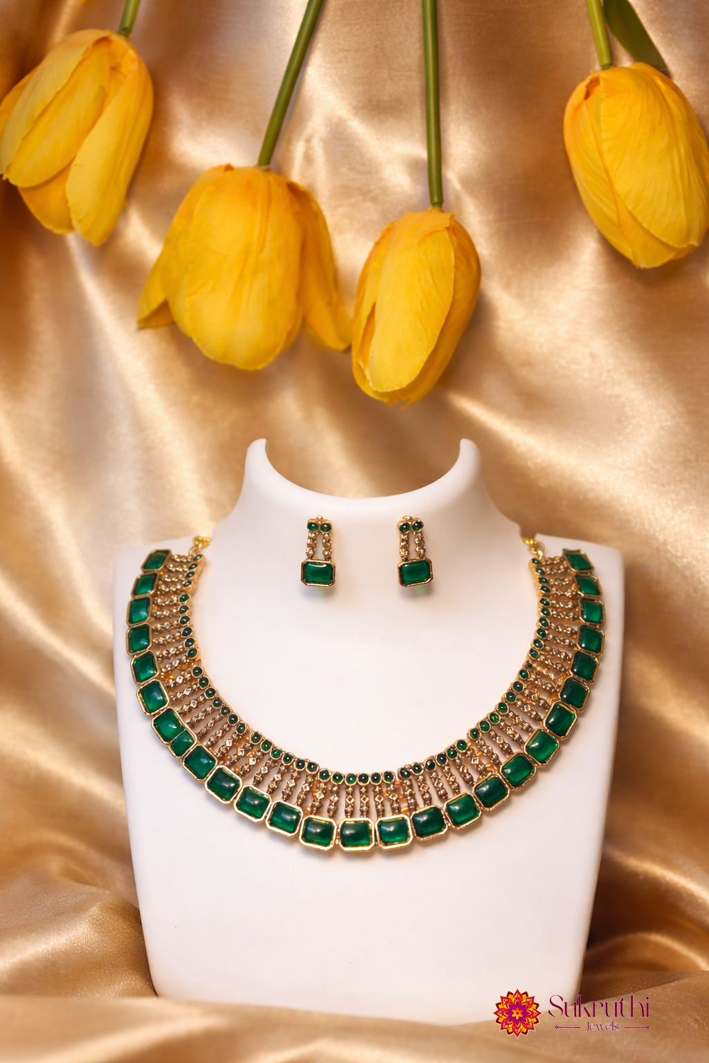 EMARALD HEAVY KEMP NECKLACE