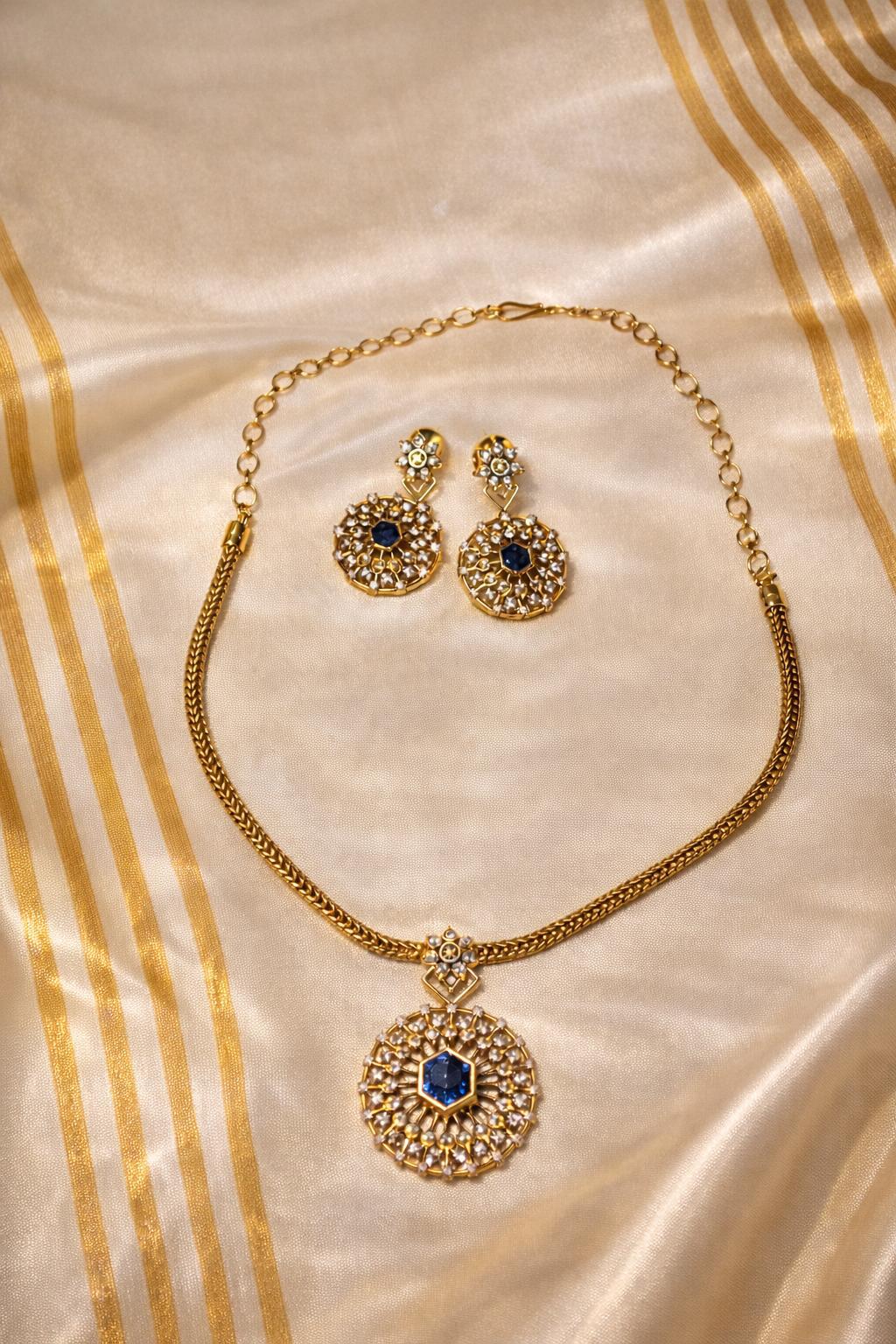 AD WHITE AND PURPLE PREMIUM PENDANT NECKLACE WITH EARRINGS