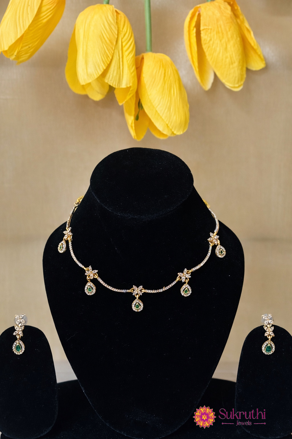 PREMIUM MINIMAL NECKLACE GREEN